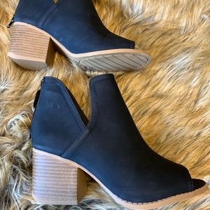 BRAND NEW BLACK BOOTIE by Vici